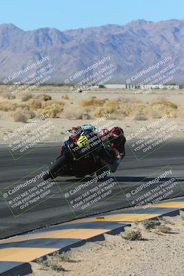 media/Jan-10-2025-CVMA Friday Practice (Fri) [[489e0da257]]/Group 4 and Trackday/Session 2 (Turn 4 Inside)/